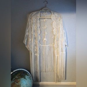 Cream lace short kimono with long fringe